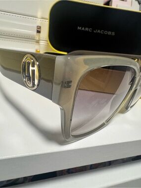 Marc Jacobs Smoke Transparent-to-Gray Gradient Sunglasses